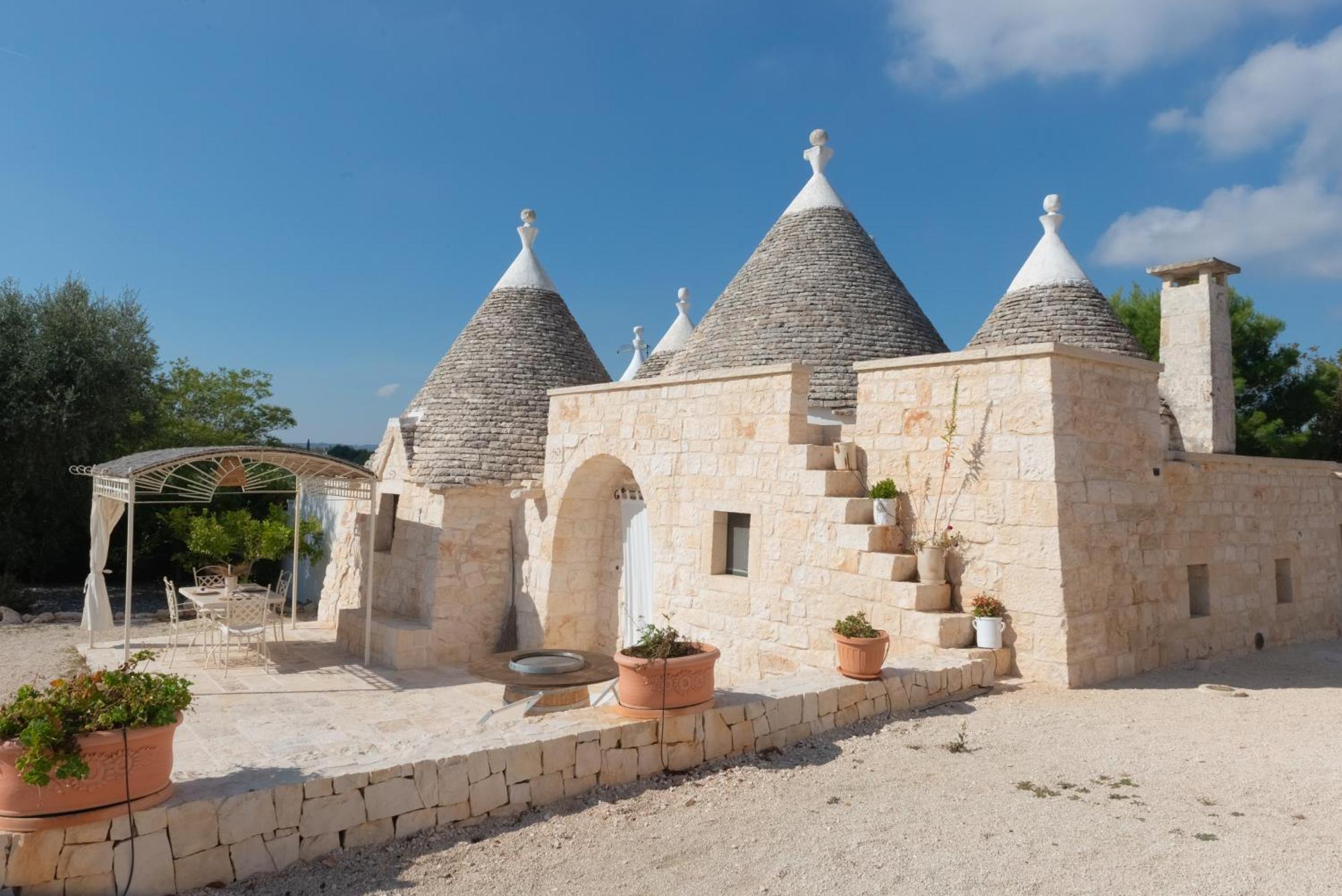 Aparthotel Trulli Vulés Ostuni Habitación foto